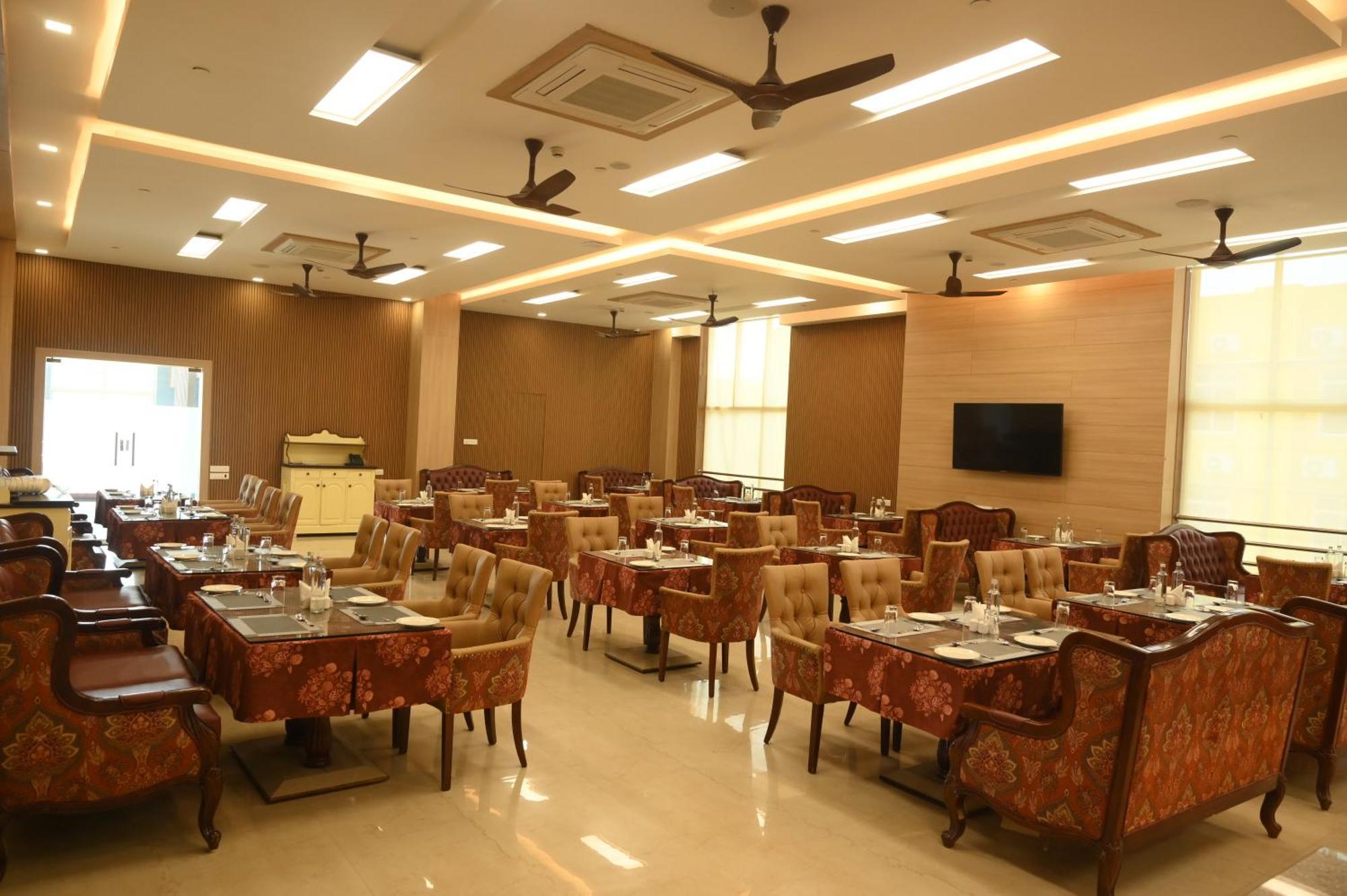 Mayfair World Cup Village Rourkela Extérieur photo
